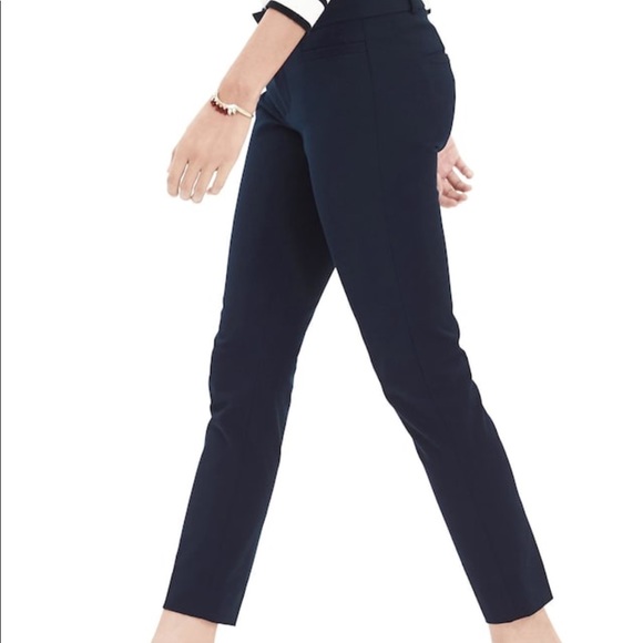 Banana Republic Weekend Chino - Picture 2 of 5